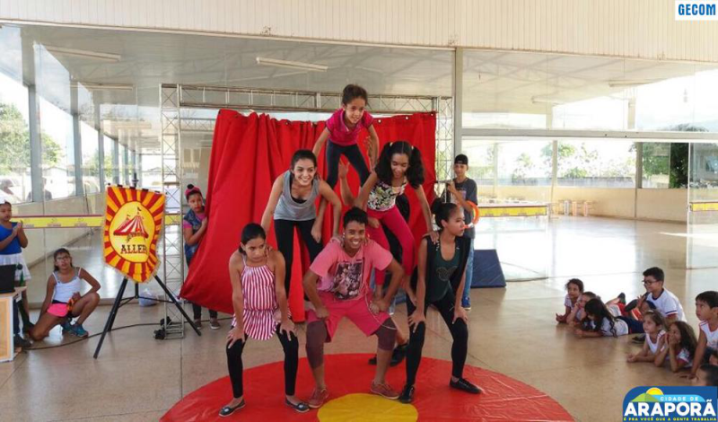 Imagem destaque notícia Serviço de Convivência e Fortalecimento de Vínculos do CRAS, através da Oficina de Arte Circense, realiza espetáculo em Comemoração ao Dia das Crianças
