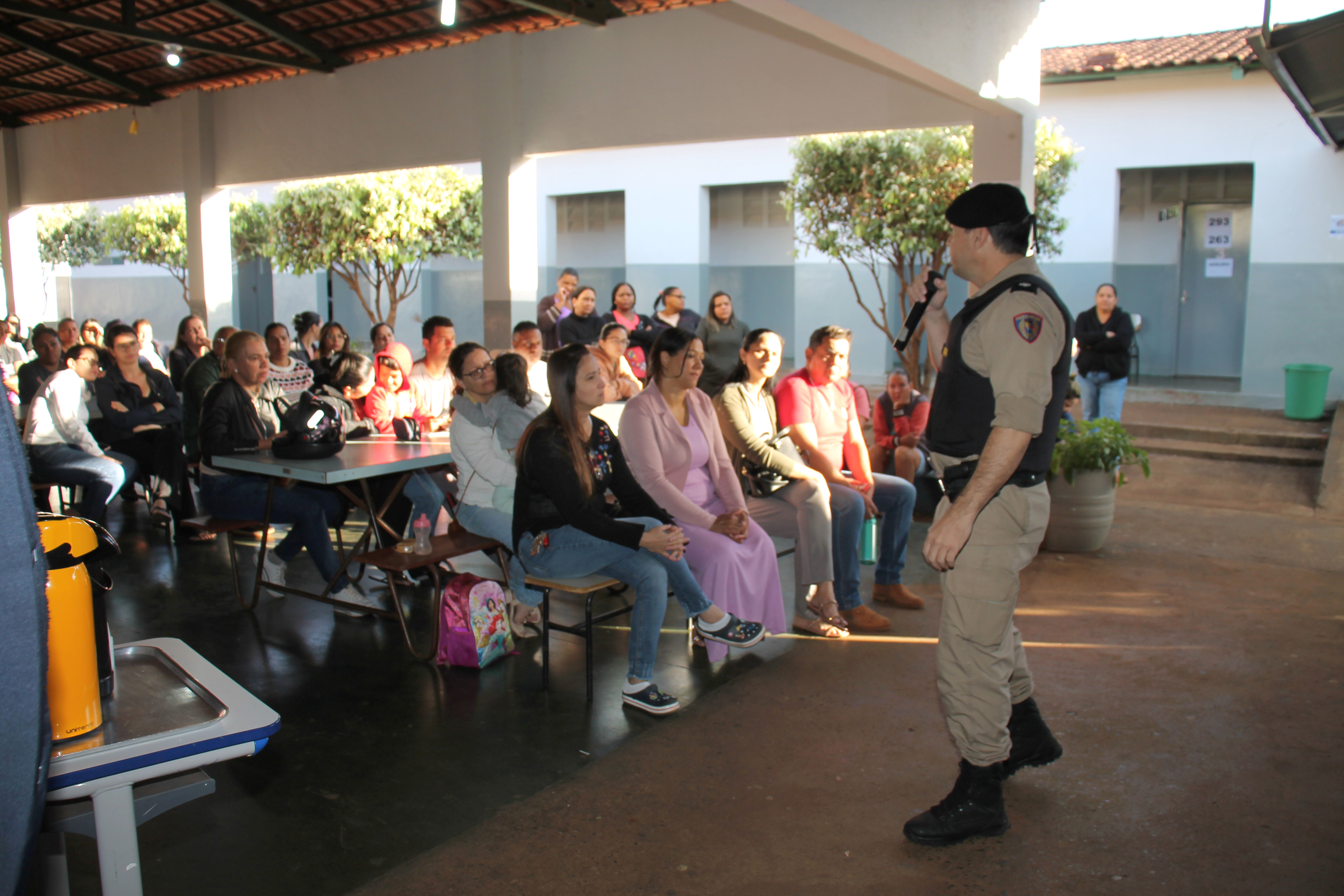 Imagem destaque notícia Força-tarefa reforça segurança na Escola Olintha Vale