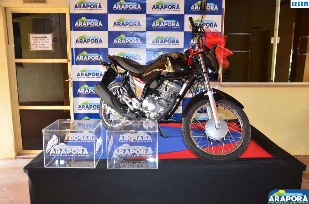Imagem destaque notícia Prefeitura de Araporã fará sorteio de motos e entrega cartão de natal para servidores