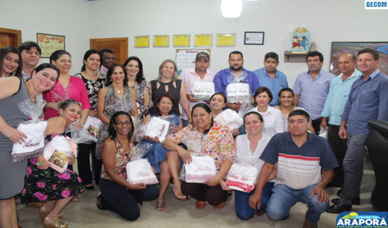 Imagem destaque notícia Prefeita reúne com secretários e diretores para agradecer o trabalho realizado durante o ano