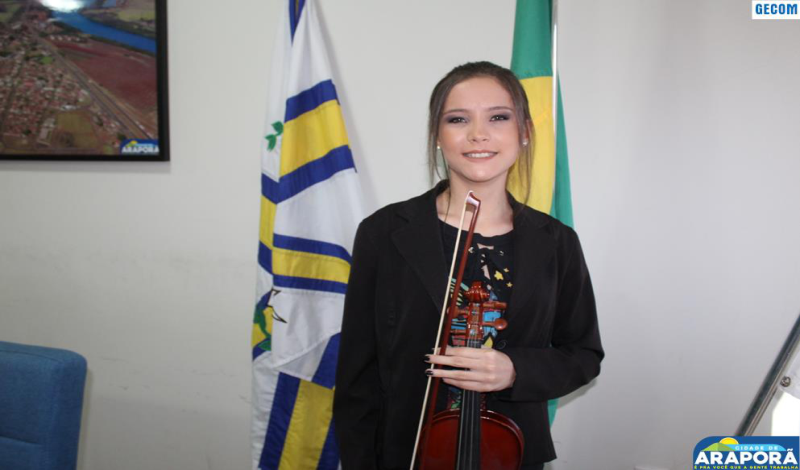 Imagem destaque notícia Aluna de Araporã é destaque na Rede de Orquestra Jovem de Goiás