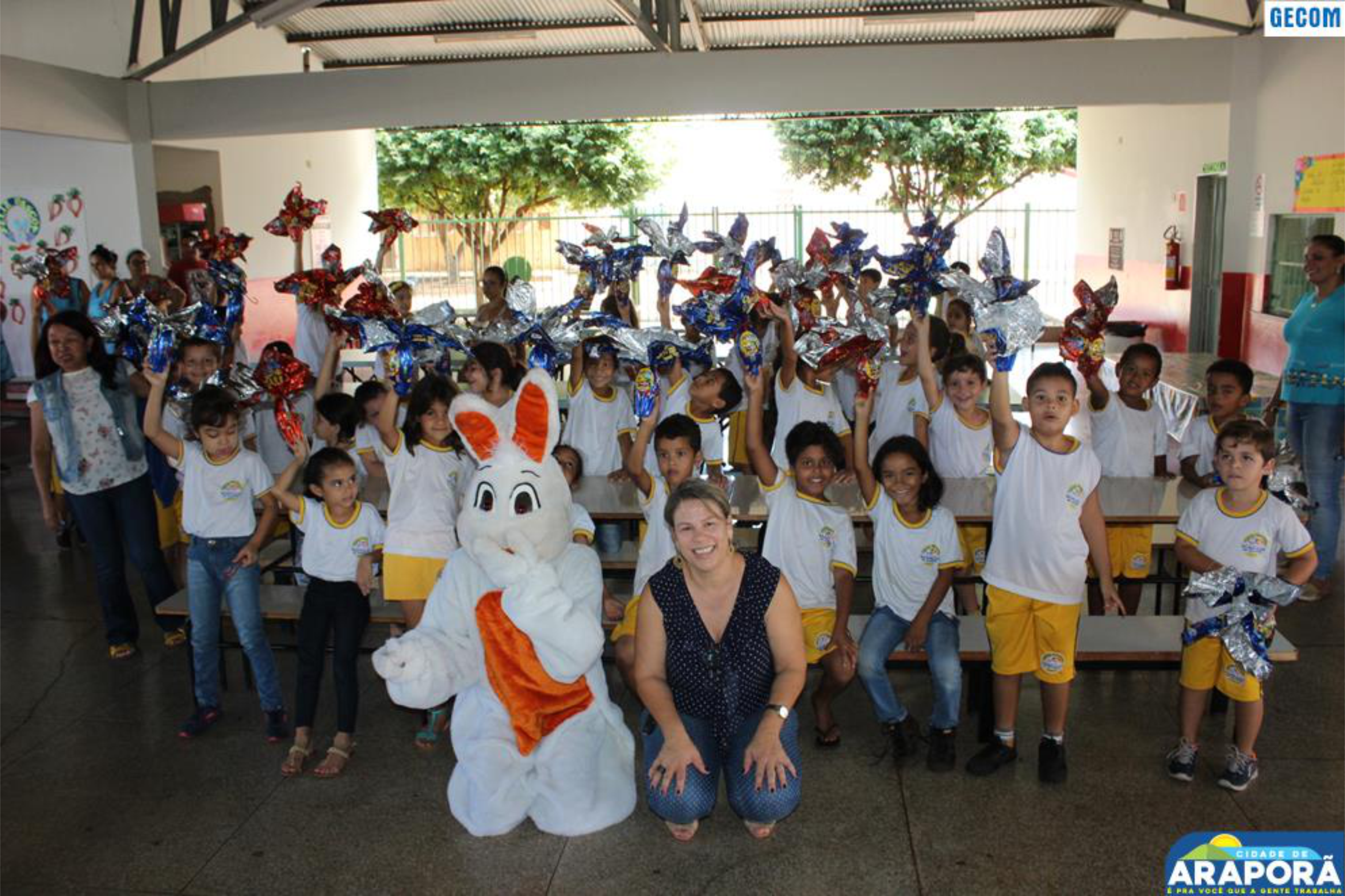 Imagem destaque notícia Alunos da Rede Municipal de Araporã recebem ovos de páscoa