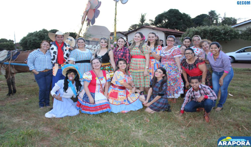 Imagem destaque notícia Carroceata marca início da festa junina de Araporã