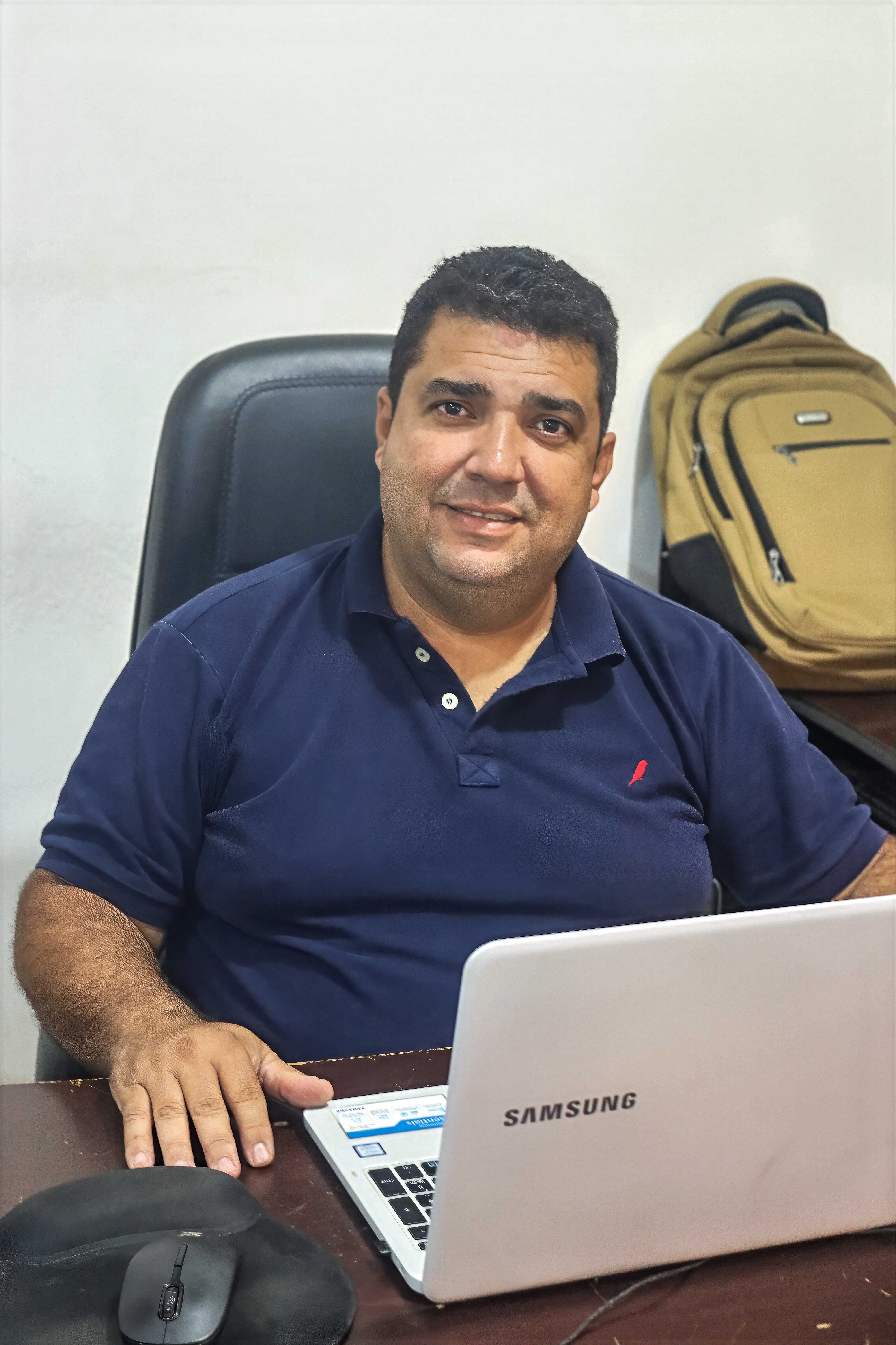 Foto secretária(o) FINAN&Ccedil;AS